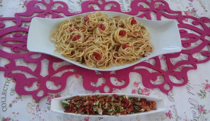 kurutulmuş sebze karışımlı spagetti