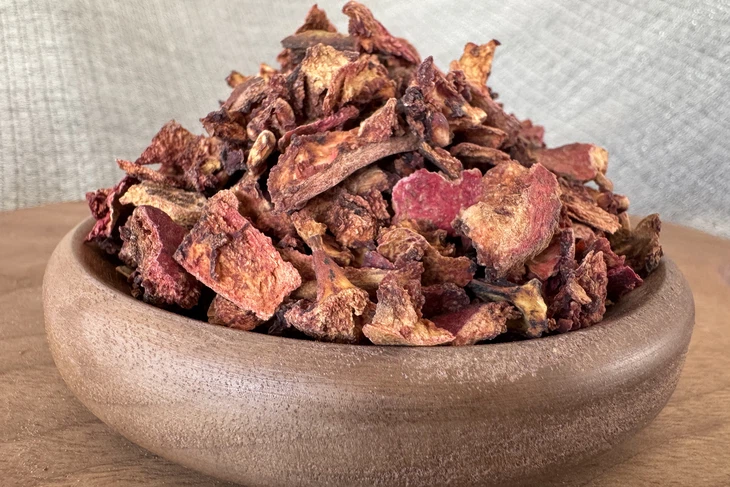 Kurutulmuş nar kabuğu